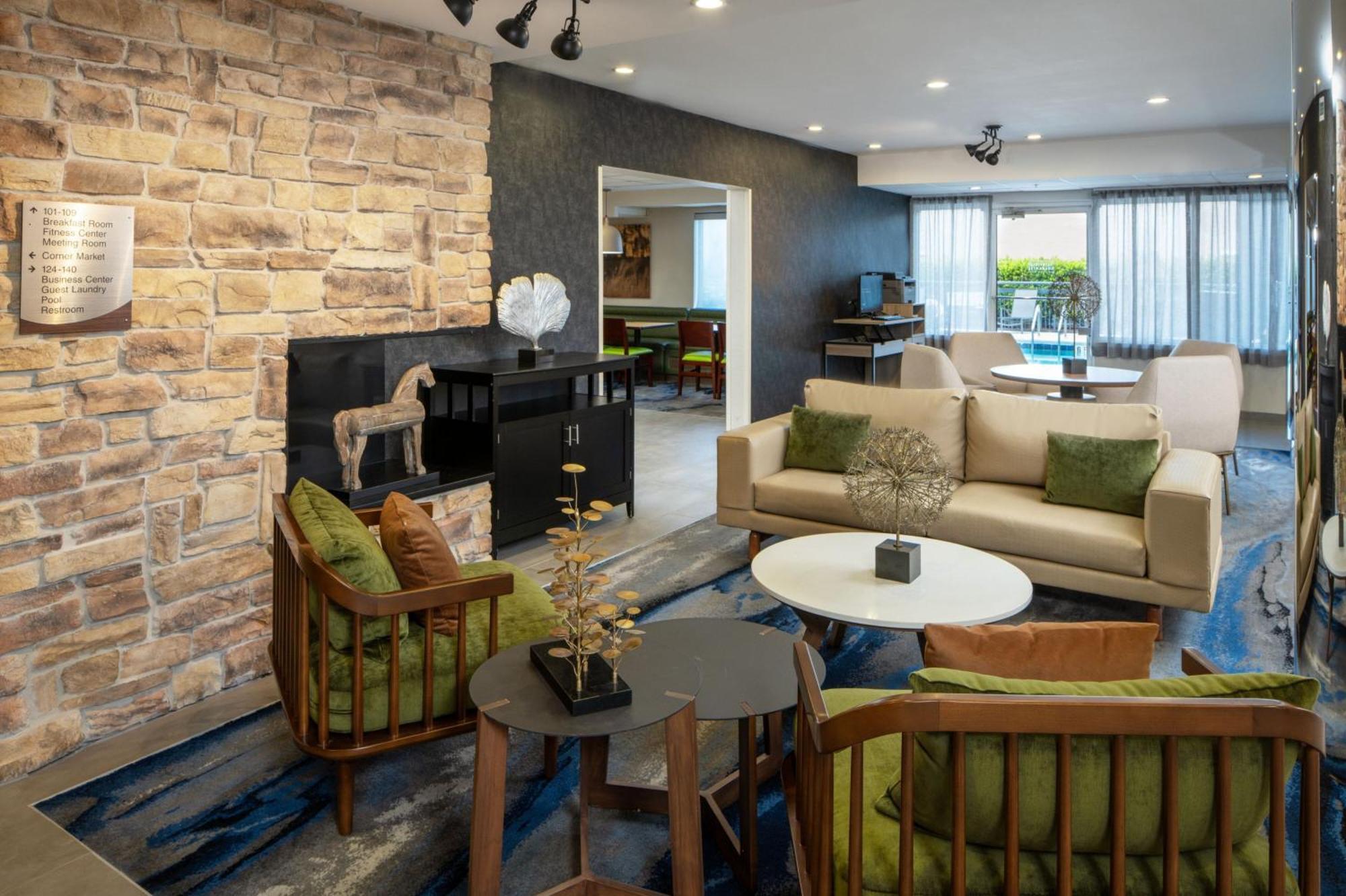 Fairfield Inn & Suites By Marriott Fort Myers Cape Coral Cypress Lake Extérieur photo