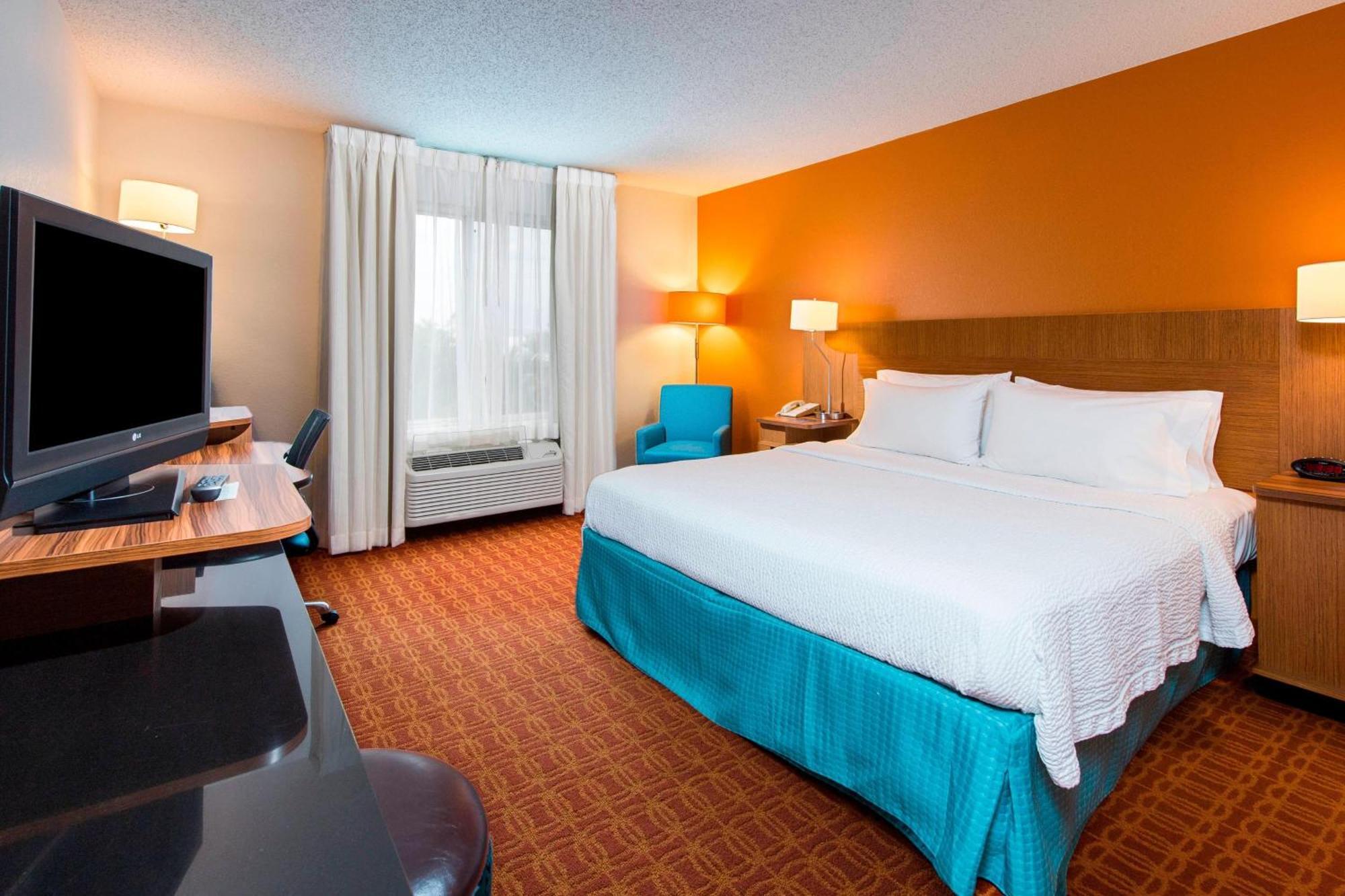 Fairfield Inn & Suites By Marriott Fort Myers Cape Coral Cypress Lake Extérieur photo