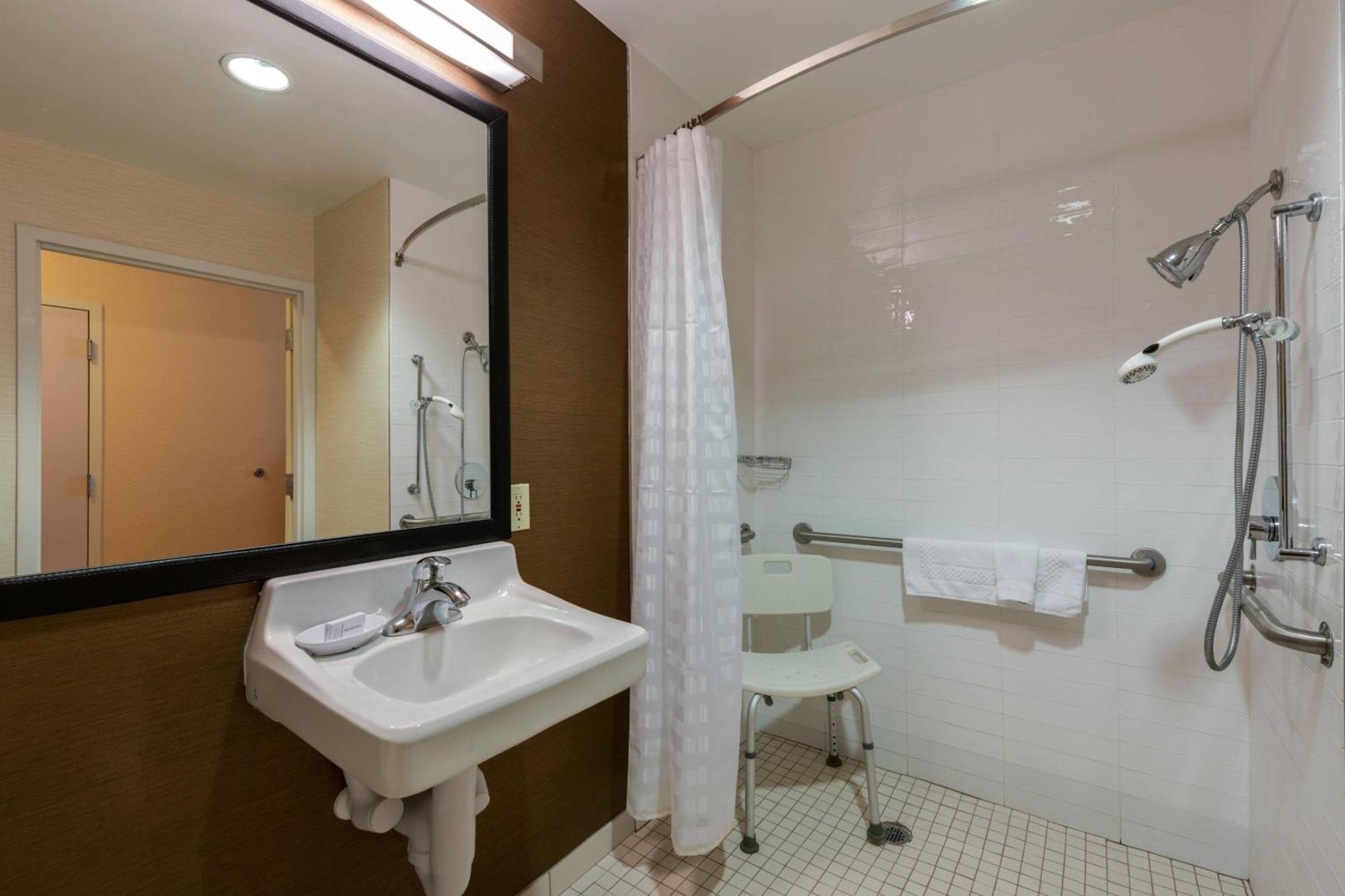 Fairfield Inn & Suites By Marriott Fort Myers Cape Coral Cypress Lake Extérieur photo